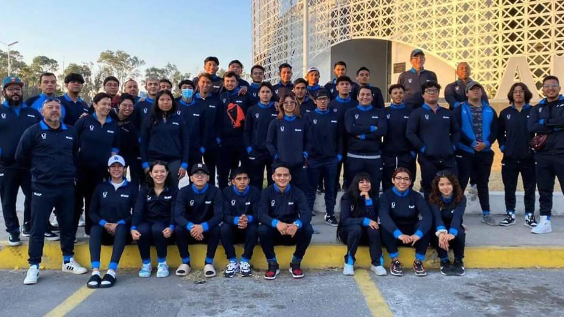 Así partieron los deportistas universitarios rumbo a Aguascalientes